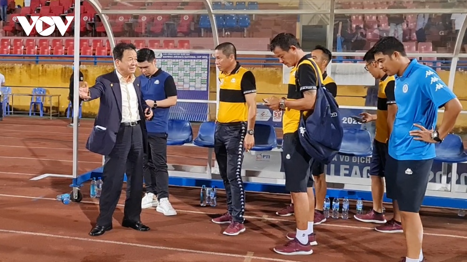 Hà Nội FC hòa Thanh Hóa, bầu Hiển xuống sân nhắn nhủ HLV Đình Nghiêm